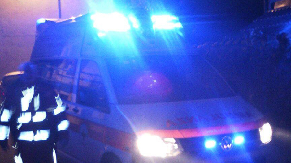 Grave incidente in superstrada, un auto ribaltata