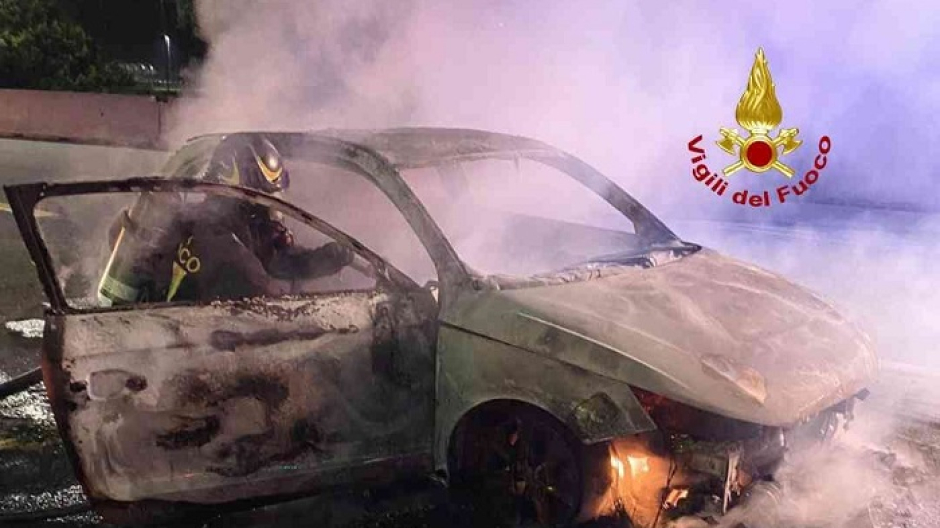 Piromane delle auto arrestato a Biella