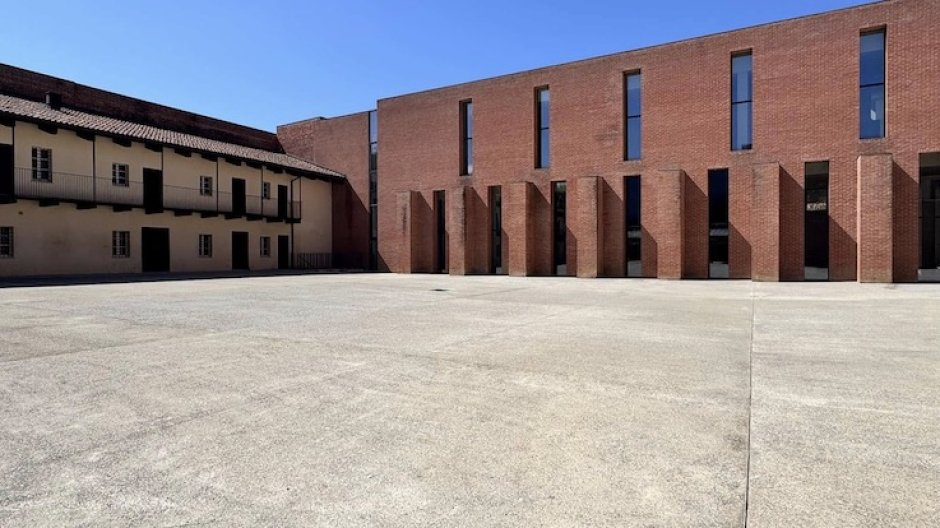 Castello di Novara, concluso il rifacimento della pavimentazione del cortile