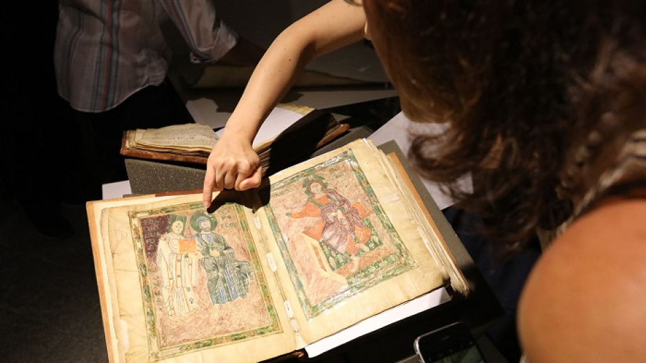 Nuovi scaffali per la biblioteca Resegotti di Borgosesia