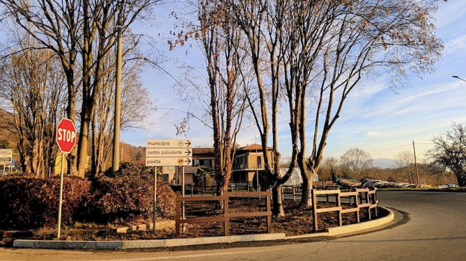 Pisano, conclusi riqualificazione e abbellimento dell’ingresso del paese