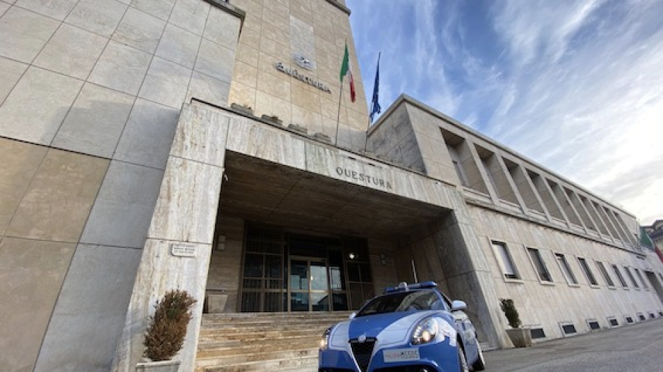  Truffa con finto poliziotto: sequestrati conti correnti e recuperato denaro