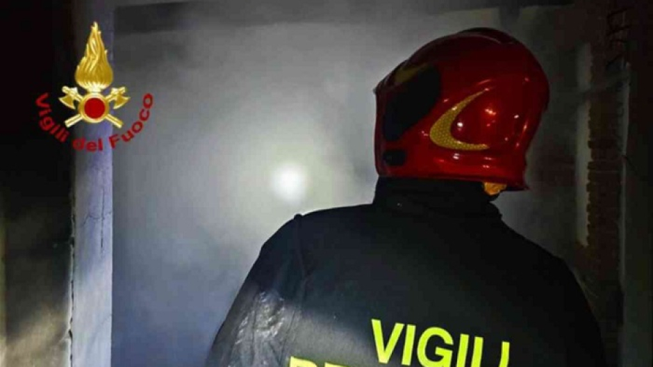Incendio a Zimone: una donna rimane ferita