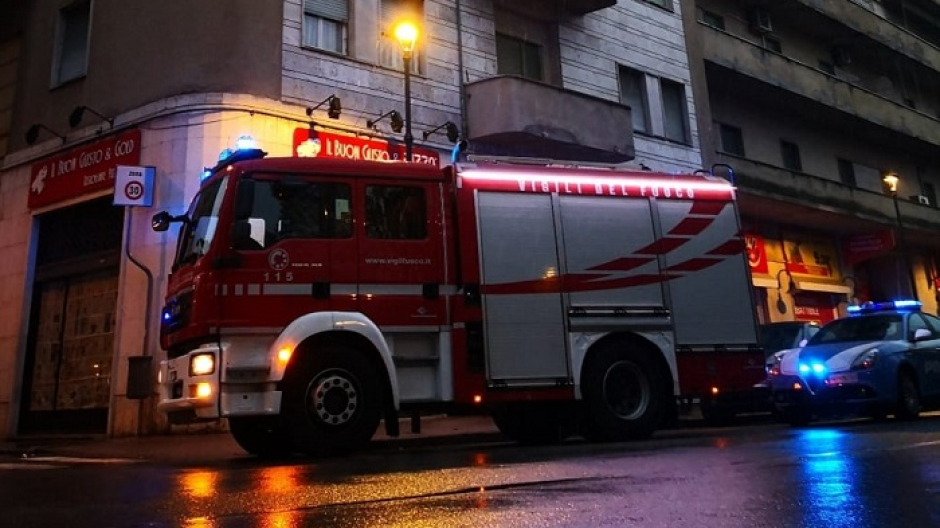Arrestato dopo aver distrutto le vetrine in centro a Vercelli