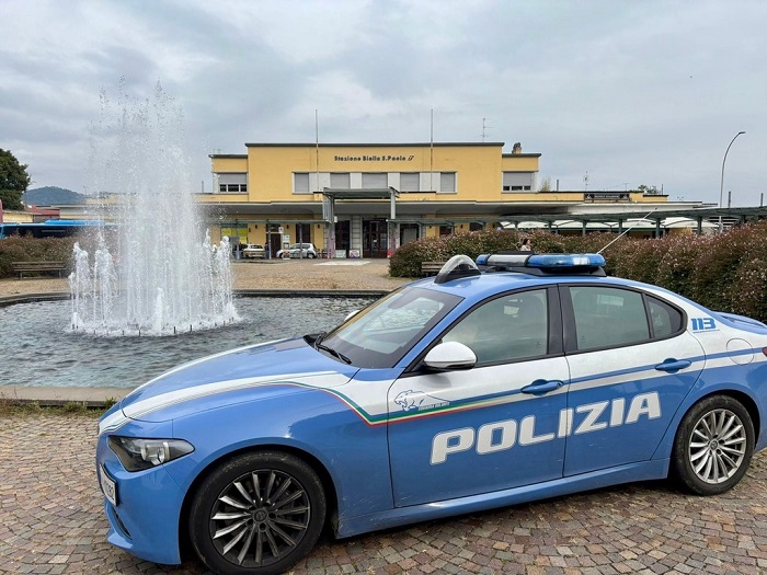 Donna rapinata alla stazione ferroviaria di Biella
